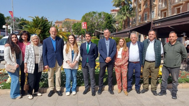 Kalon Bay pondrá el color a la Batalla de las Flores con 400 disparos de serpentín al escudo de Murcia