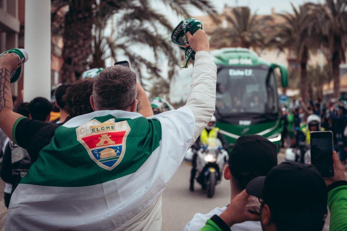 El recibimiento al autobús del equipo le cuesta al Elche CF una multa de 10.000 euros