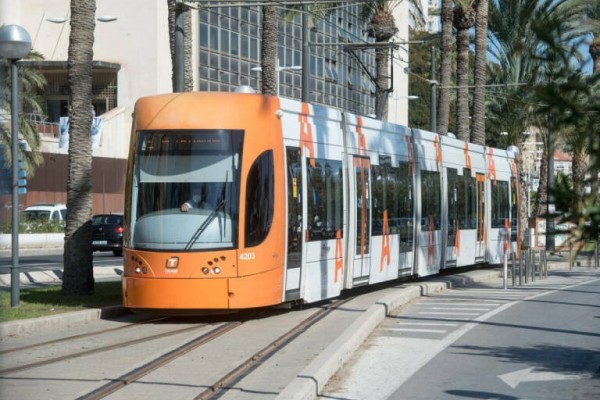 Los maquinistas retoman las protestas en el Tram d'Alacant: estos son los días de paros