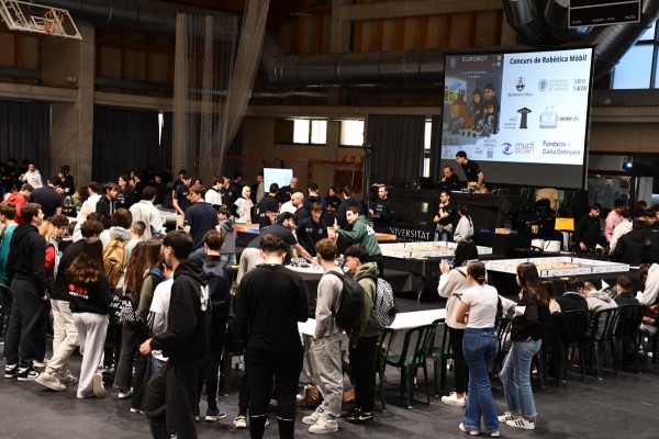 El Campus UPV en Alcoy se llena de robótica móvil: un concurso reúne a 350 estudiantes de 10 centros 