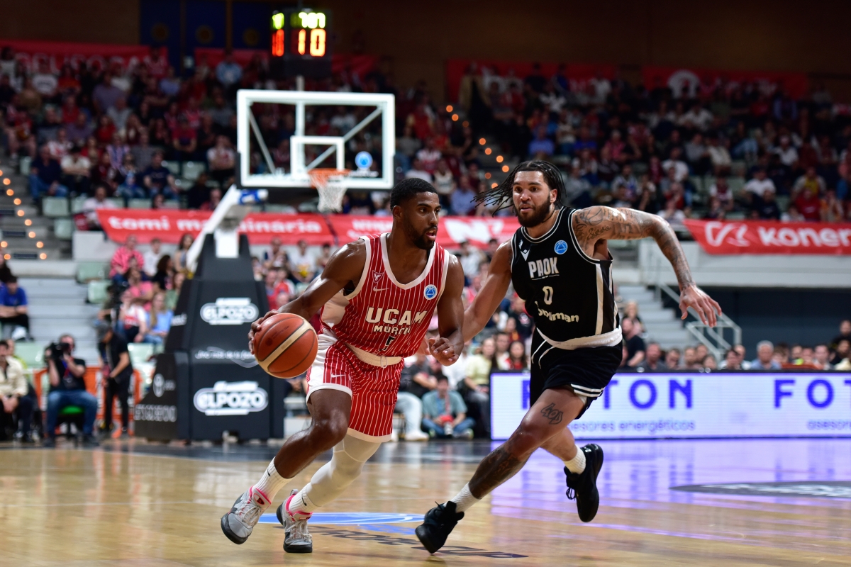 El UCAM CB gana con 41 puntos de DeJulius pero cae eliminado en la FIBA Copa de Europa 