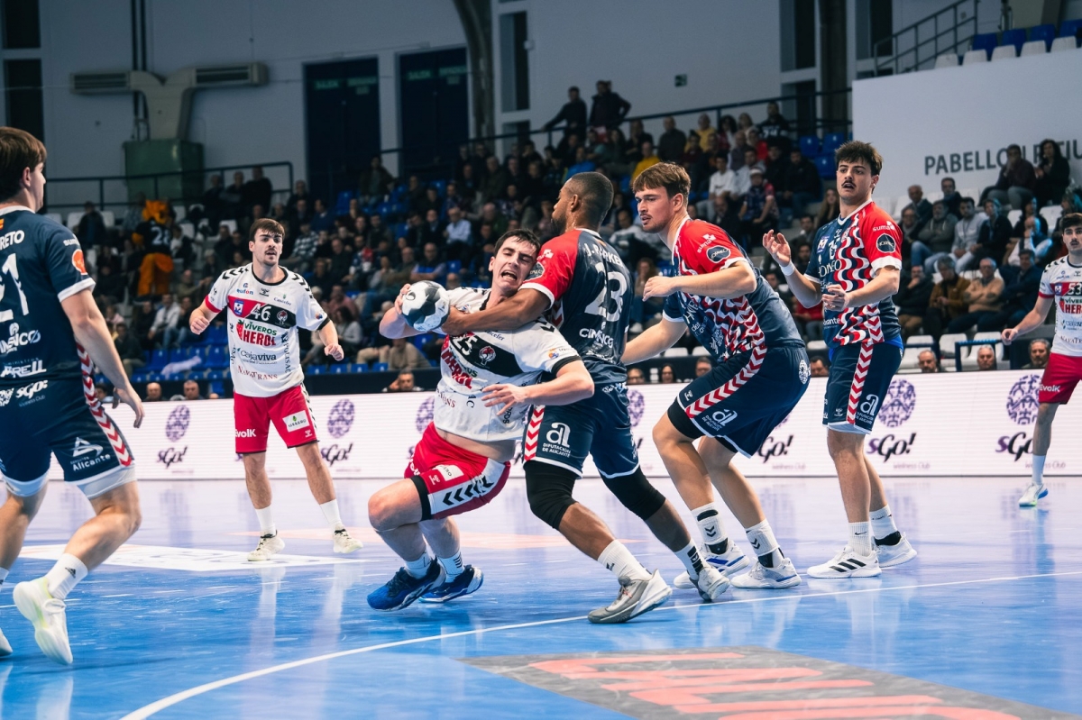 El Eón Alicante, a garantizar la salvación: 