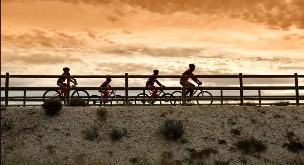 Medio centenar de líderes empresariales y directivos recorrerán 116 km en la I Ruta Ciclista Solidaria Camino de la Cruz de Caravaca