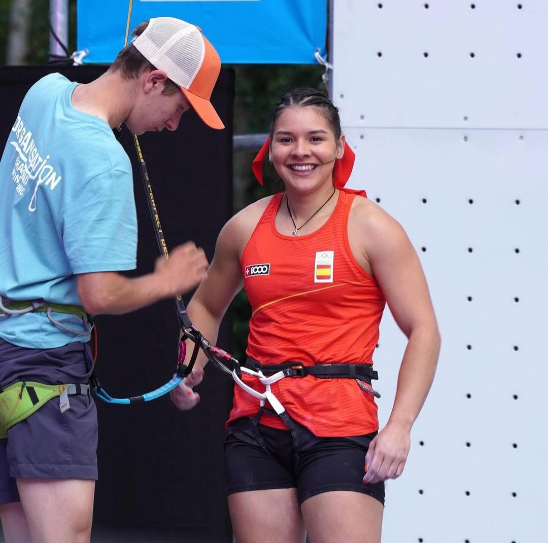 La debutante en los Juegos Leslie Romero asegura diploma olímpico en escalada de velocidad