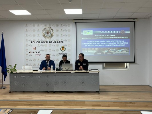 Vila-real refuerza la formación policial en medio ambiente y bienestar animal con una jornada especializada
