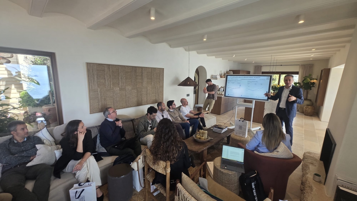 La presentación se realizó a medios de comunicación y expertos inmobiliarios.