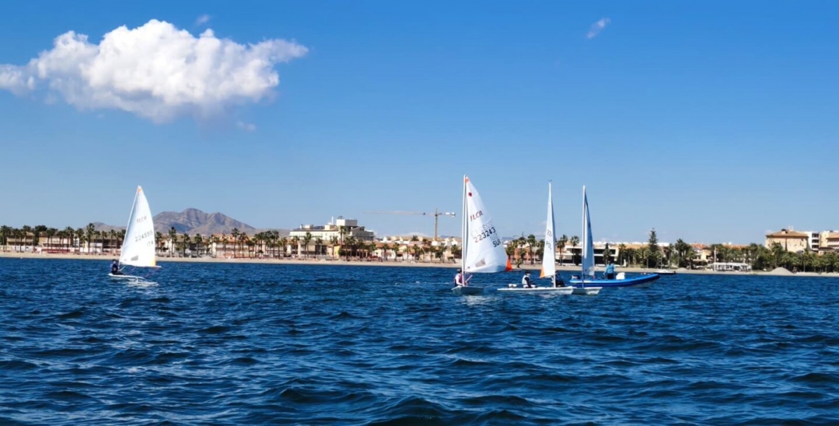 Los Alcázares refuerza su apuesta por el turismo deportivo con un evento náutico internacional en plena temporada baja