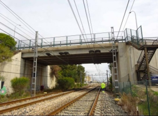 Transportes licita por 14,5 millones el refuerzo de seguridad ferroviaria entre València y La Boella