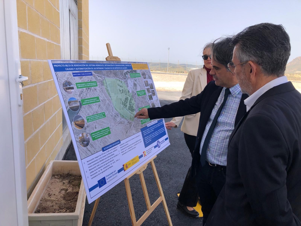 Cascales y Pineda, en el recinto del depósito de Rabasa.