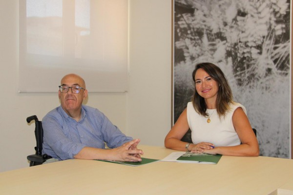Castelló y Cocemfe sellan un acuerdo para asegurar su servicio y el transporte adaptado en la ciudad