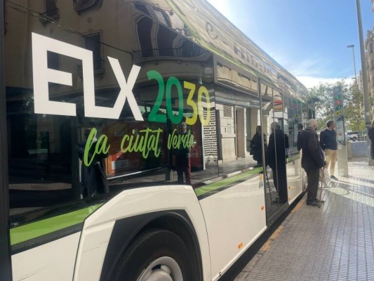 Elche contará por primera vez en las Fiestas con un autobús nocturno gratuito del 9 al 14 de agosto