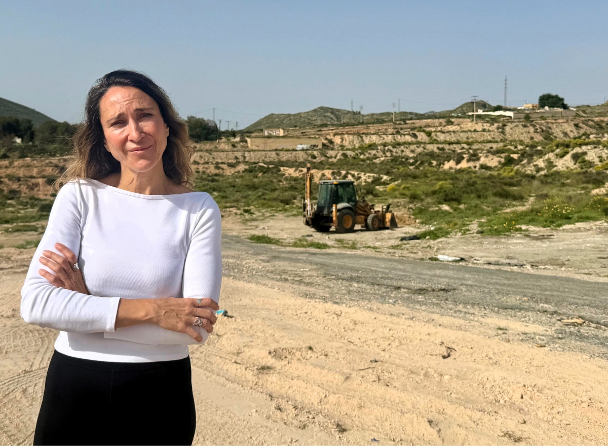 Elda retira 200 toneladas de residuos en el paraje de El Sapo para frenar los vertidos ilegales