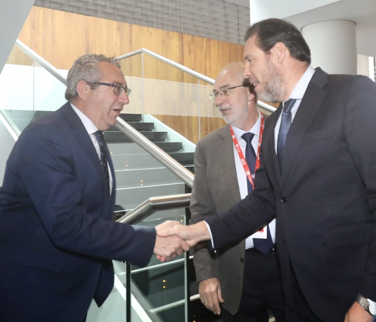 Toni Pérez reclama más inversión en carreteras; Óscar Puente llama a cuidar el patrimonio viario 