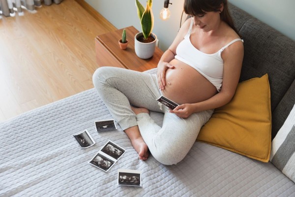 La edad media de la maternidad por reproducción asistida se estabiliza en 38-39 años en los últimos cinco años