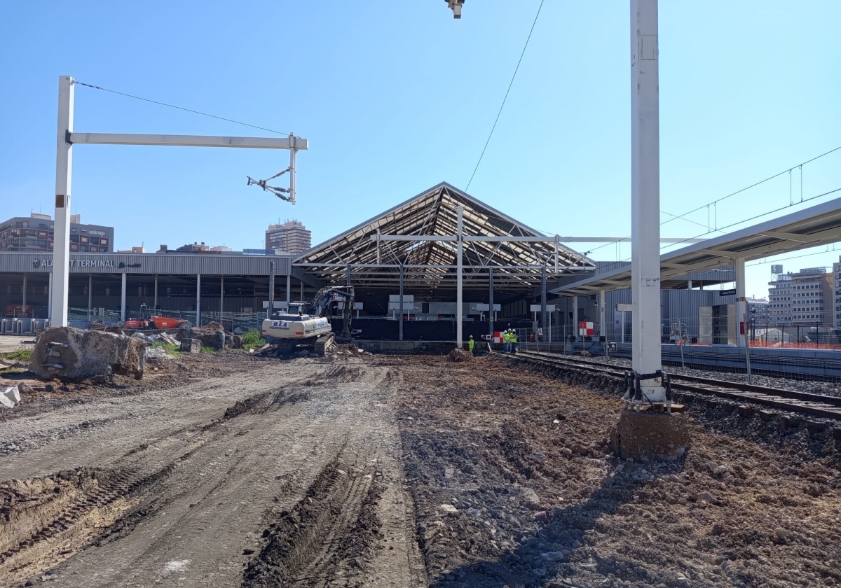 Así reconfigura Adif la estación de Alicante para ampliar vías: en superficie y con más vestíbulo