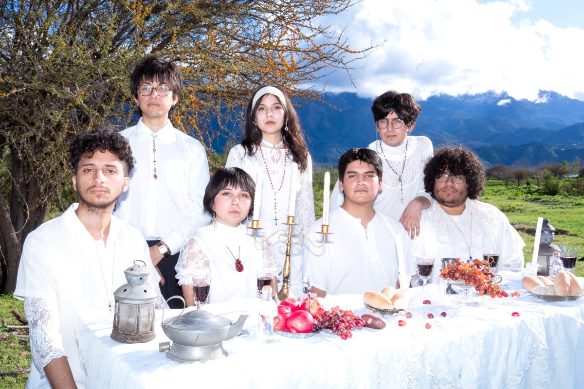 Candelabro es música, teatro, poesía, teología y clase media-baja