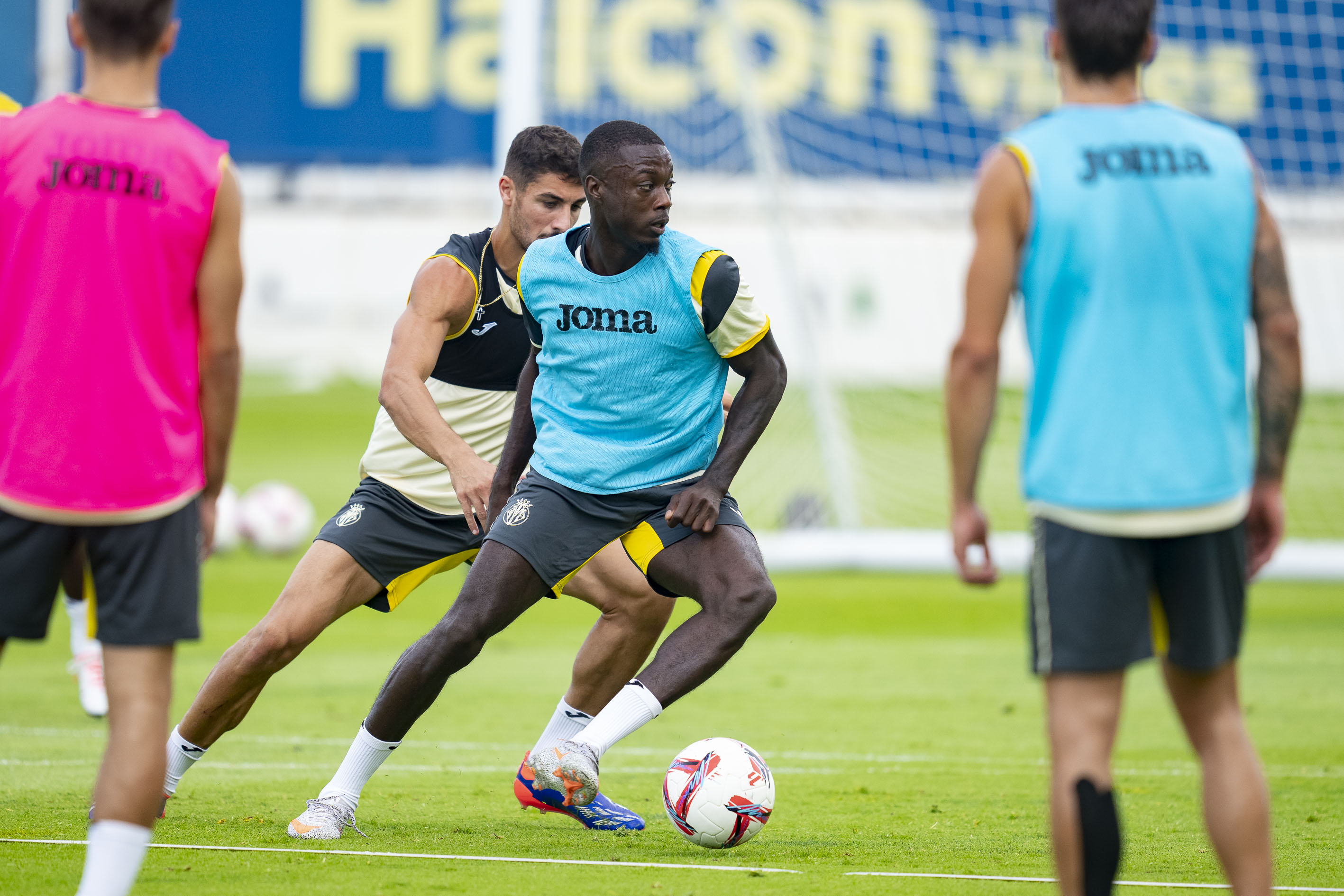 El Villarreal regresa al trabajo con la novedad de Nicolás Pépé y la ausencia de Foyth