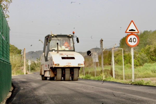 Castelló avanza con el asfaltado del Camí de l'Obra: la inversión, de 850.000 euros