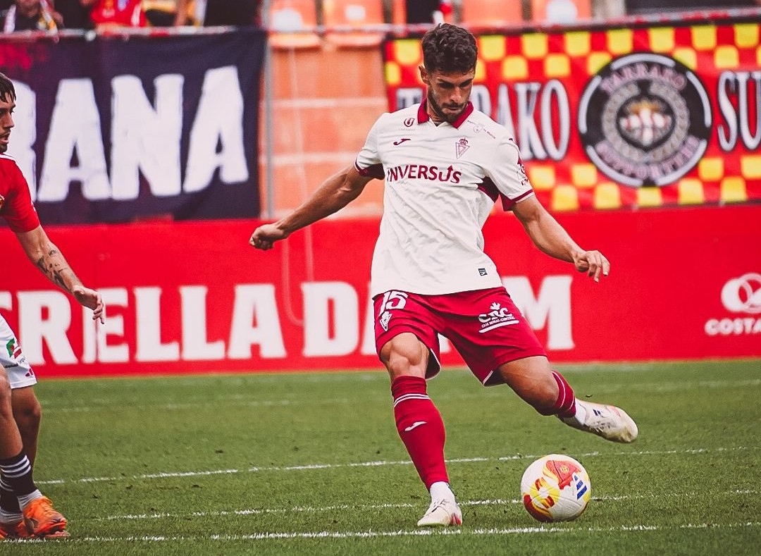 La habitual desgracia: el Murcia vuelve a la senda de las derrotas con un gol en propia puerta en el 91