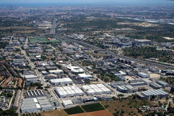 La producción industrial baja un 8,9% en junio en Comunitat, 4,8 puntos más que la media española