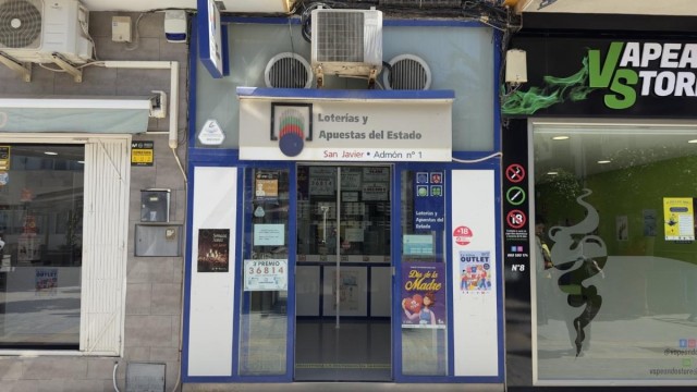 San Javier se lleva el primer premio de la Lotería, dotado con un millón y medio de euros