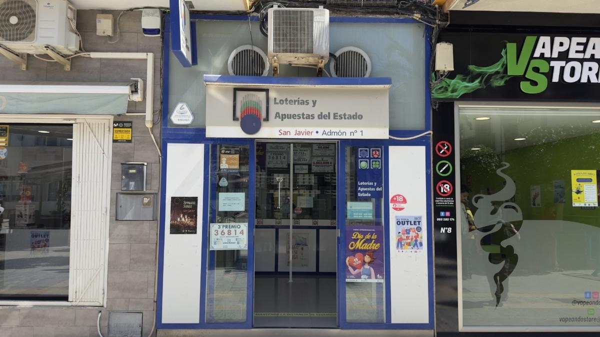 San Javier se lleva el primer premio de la Lotería, dotado con un millón y medio de euros