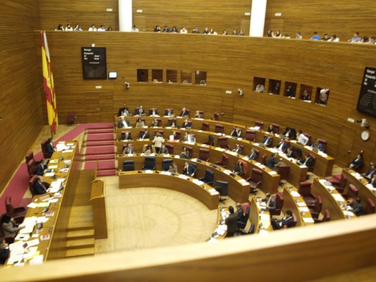 El PSPV contraataca: pide que Aznar, Rato y Montoro comparezcan en Les Corts