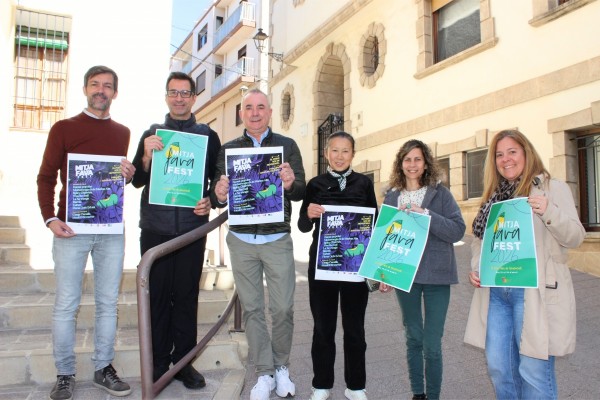 Benitatxell presenta el Mitjafava Fest 2026 con nueva ubicación y el juego de ‘La Fava Exterminadora’