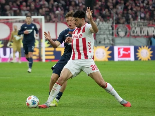Cedidos Valencia CF: Cenk da un paso hacia la salvación con el triunfo del Köln