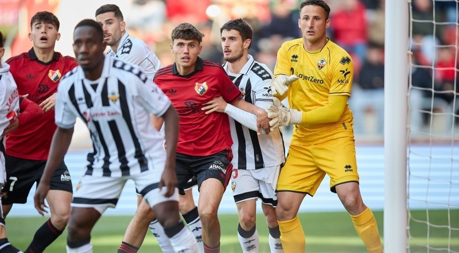 El Castellón salva un punto amargo en Miranda tras perdonar la goleada