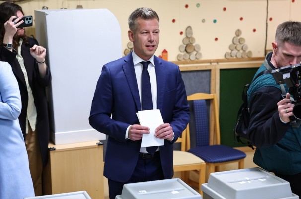 El opositor Magyar logra la mayoría cualificada de dos tercios en Hungría, según resultados parciales