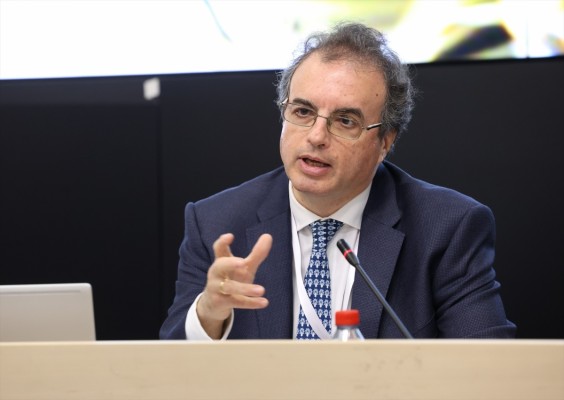 Francisco Serrano renueva su mandato en la presidencia de Ibercaja