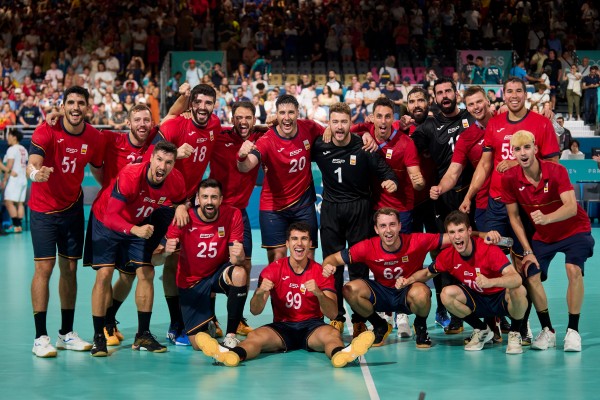Los 'Hispanos' se quedan en París en busca de medalla