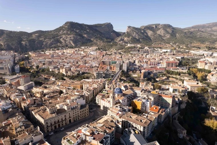 Alcoy alcanza los 62.213 habitantes: gana 600 en un año y se sitúa en la cifra más alta en tres décadas