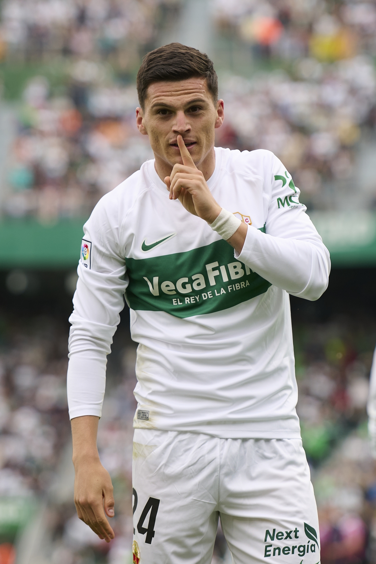 Lucas Cepeda y su característico gesto