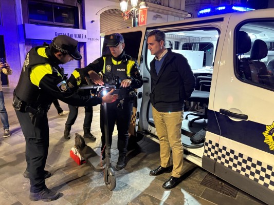 La Policía de Castelló contará con un segundo dispositivo para controlar la velocidad de patinetes eléctricos