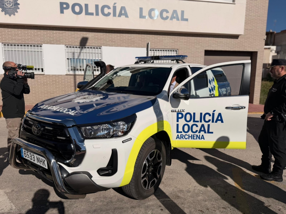 Coche de la Policía Local de Archena. - Foto: AYUNTAMIENTO Coche de la Policía Local de Archena.