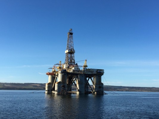La producción de petróleo de la OPEP sufrió en marzo la mayor caída desde la pandemia por la guerra