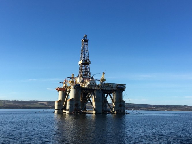 La OPEP baja un 19 % el crecimiento de demanda petrolera en 2026, tercera rebaja mensual