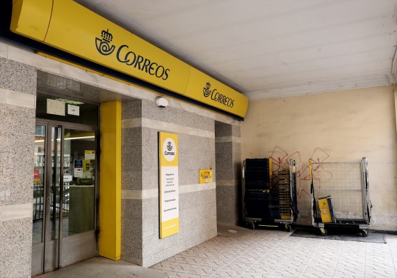 El Gobierno duplicará la asignación a Correos hasta los 250 millones para revertir sus pérdidas
