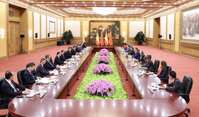 Sánchez pide a Xi Jinping corregir el 