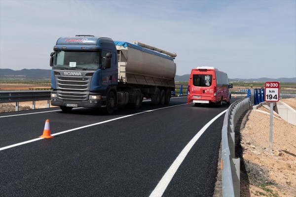 Transportes repara tras la Dana la N-330 en Utiel y Landete y N-322 en Requena con una inversión de 6 millones