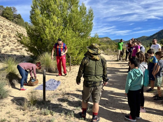 Rutas teatralizadas para descubrir el valor natural del Arenal de l’Almorxó de Petrer