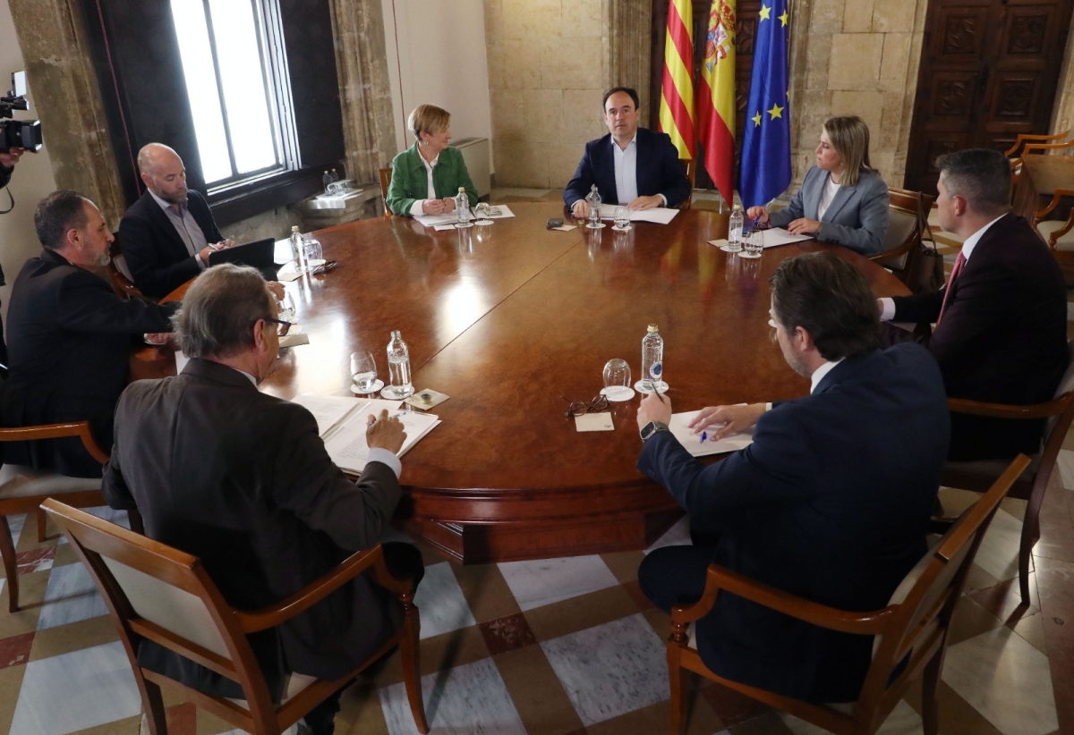 Pérez Llorca aborda los desafíos del azulejo: Ascer traslada al Consell el impacto de la guerra y el nuevo coste de CO₂ de la UE