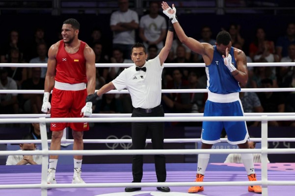 Enmanuel Reyes, bronce en boxeo tras perder ante el azerbaiyano Loren Alfonso
