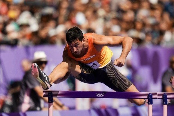 Quique Llopis, a semifinales de 110 vallas; Asier Martínez, a la repesca