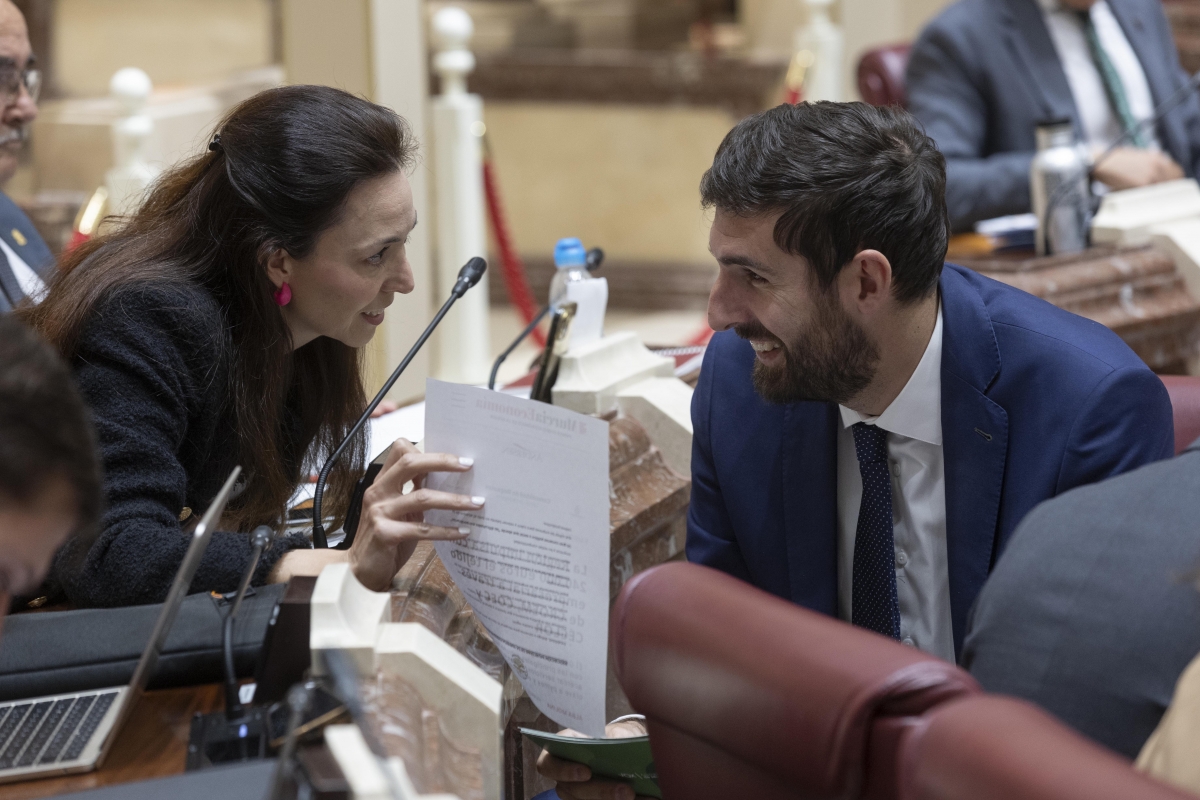 López Miras se libra de Vox y allana la recta final de la legislatura para los Presupuestos y las leyes claves