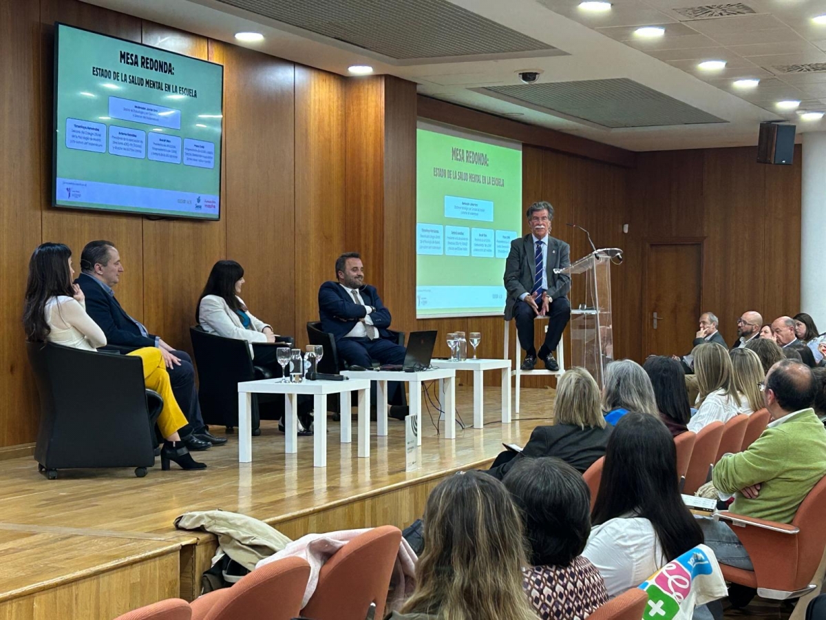 Presentación del vademécum en València. - Foto: SIENA EDUCACIÓN Presentación del vademécum en València.