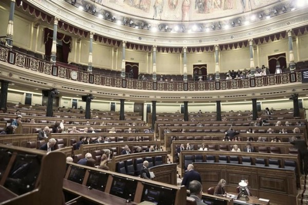 El Gobierno destina más de 670.000 euros para sufragar los gastos en seguridad de los partidos en el Congreso