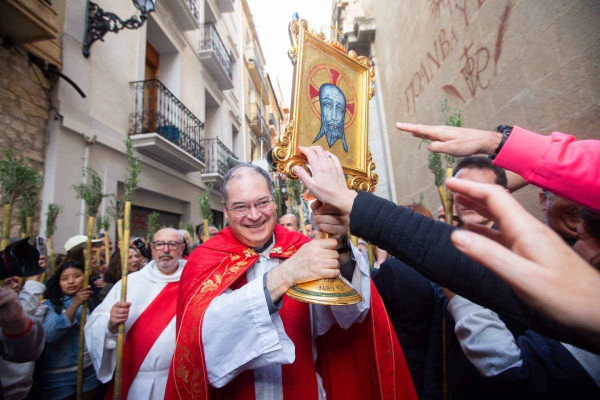 Alicante se entrega con fervor e ilusión a la Santa Faz 537 años después del Milagro de la Lágrima
